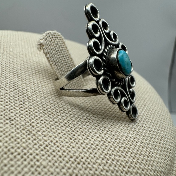 Vintage “TIC” Handmade Turquoise Navajo Sterling Silver Long Oblong Size 6 Ring - Picture 12 of 16